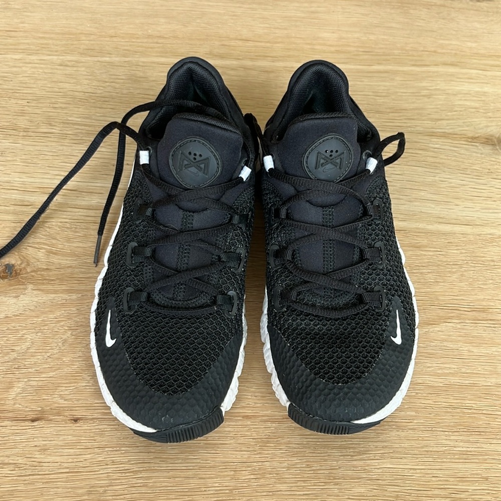 Nike Women’s Metcon 4 Black and White Sneakers